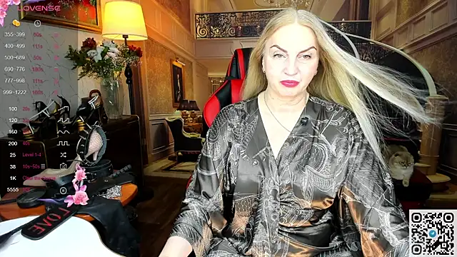 Nina Devillle online show from 03-11-26, 11:10