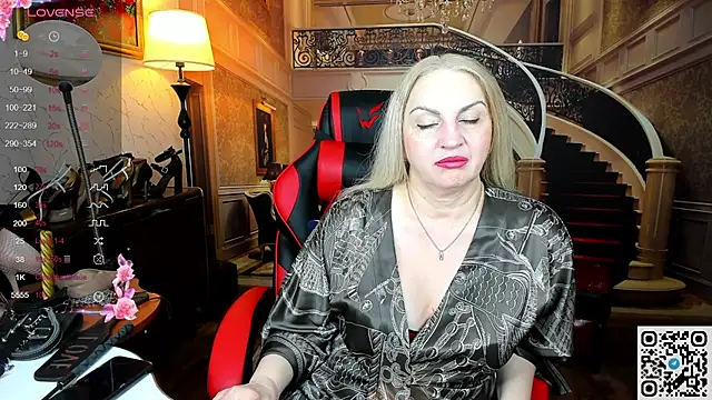 Nina Devillle online show from 05-31-26, 01:44