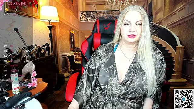 Nina Devillle online show from 05-21-26, 12:02