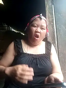 Snapshot of riso-00 chatting on 03-23-26, 04:12 riso-00 online show from 03-23-26, 04:12