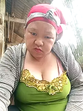 Snapshot of riso-00 chatting on 03-26-26, 07:28 riso-00 online show from 03-26-26, 07:28