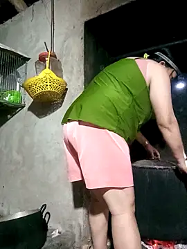 Snapshot of riso-00 chatting on 03-31-26, 01:46 riso-00 online show from 03-31-26, 01:46