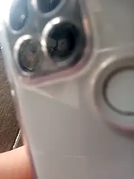 Snapshot of riso-00 chatting on 04-16-26, 07:53 riso-00 online show from 04-16-26, 07:53