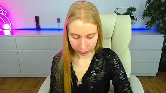 Alina Blonde online show from 03-19-26, 06:35