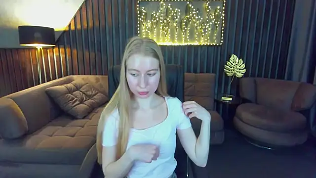Alina Blonde online show from 05-21-26, 11:40