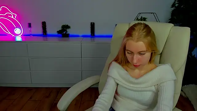 Alina Blonde online show from 11-03-25, 06:40