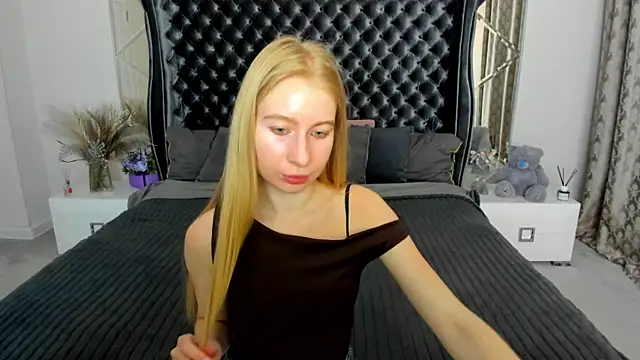 Alina Blonde online show from 05-28-26, 11:38
