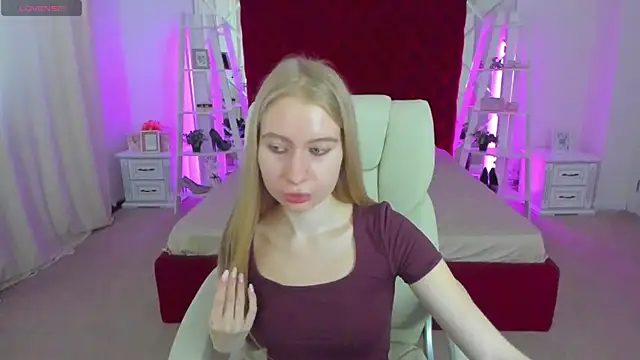Alina Blonde online show from 07-11-26, 05:41