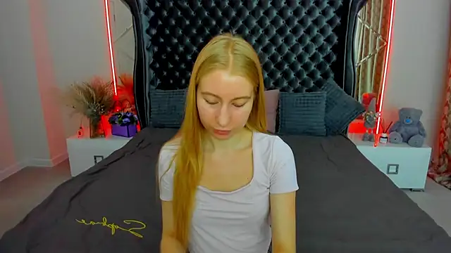 Alina Blonde online show from 07-04-26, 05:36