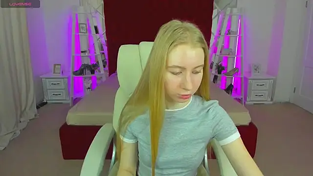 Alina Blonde online show from 05-14-26, 05:37