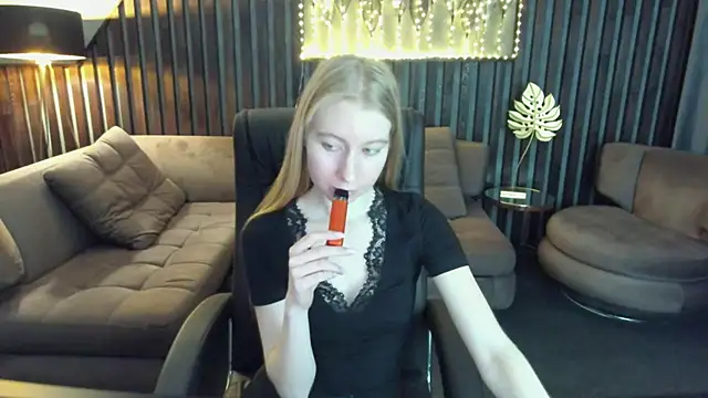 Alina Blonde online show from 05-11-26, 02:56