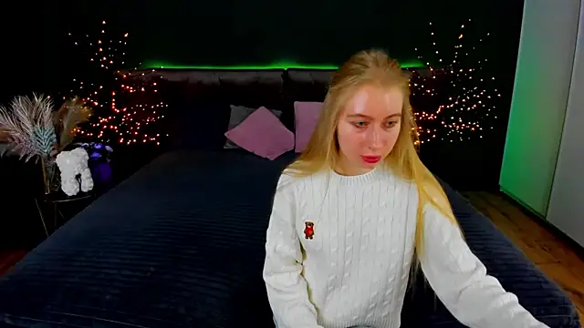 Alina Blonde online show from 10-30-25, 06:34