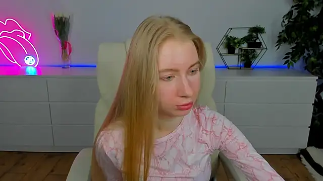 Alina Blonde online show from 03-08-26, 06:49