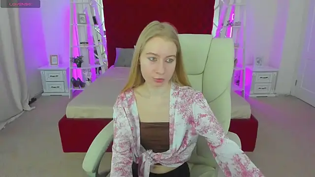 Alina Blonde online show from 06-14-26, 05:41
