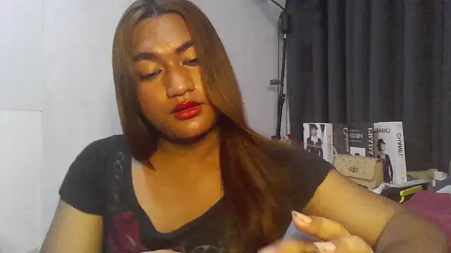 Elysia Fox online show from 05-17-26, 06:57