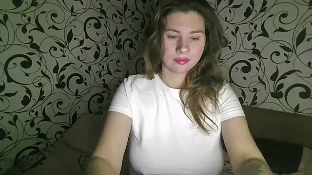 YourEmilie online show from 11-29-25, 04:07