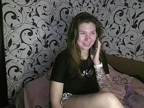 YourEmilie online show from 10-31-25, 05:42