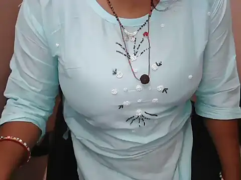 bold naina online show from 12-22-25, 04:01