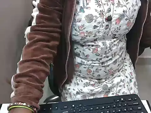 bold naina online show from 12-15-25, 03:56