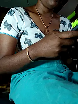 Snapshot of Tamil_Kavitha chatting on 03-08-26, 06:49 Tamil Kavitha online show from 03-08-26, 06:49