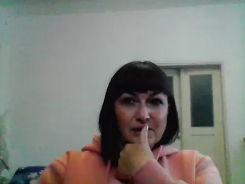 Snapshot of MariannaLove759 chatting on 10-14-25, 05:30 MariannaLove759 online show from 10-14-25, 05:30