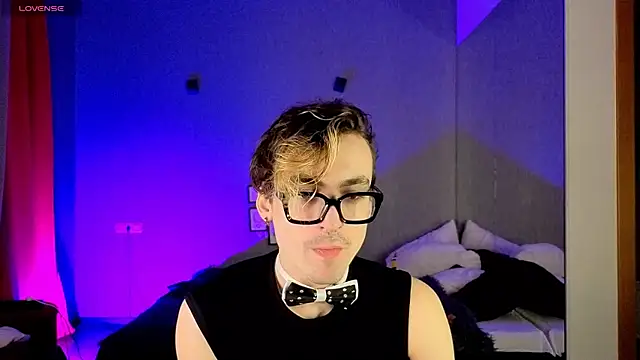 OLIVER  MARTINEZ online show from 10-13-25, 05:31