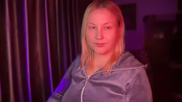 BikiHellena online show from 02-02-26, 05:23