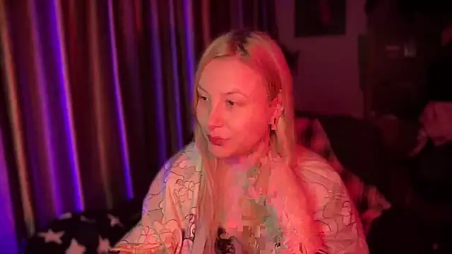 Snapshot of BikiHellena chatting on 11-01-25, 12:50 BikiHellena online show from 11-01-25, 12:50