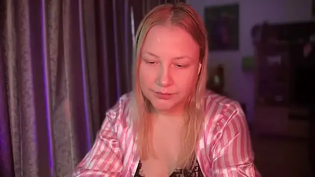 BikiHellena online show from 04-07-26, 08:27