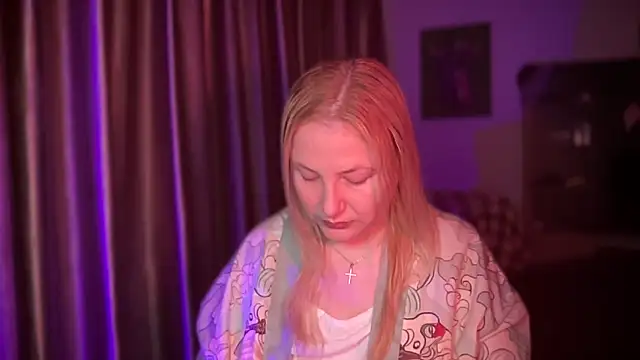 BikiHellena online show from 12-21-25, 09:55