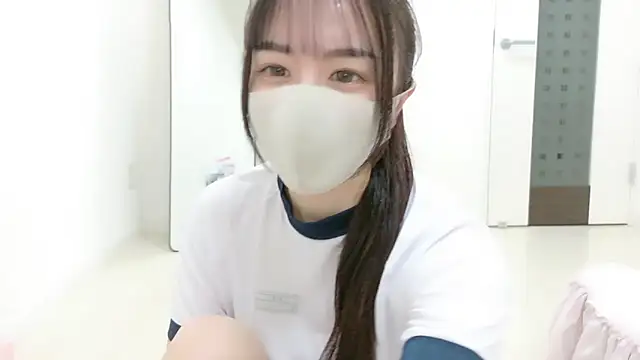  Mia land  online show from 12-21-25, 01:13