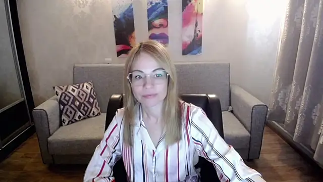 Snapshot of shy_hot_cat chatting on 09-24-25, 08:10 shy hot cat online show from 09-24-25, 08:10