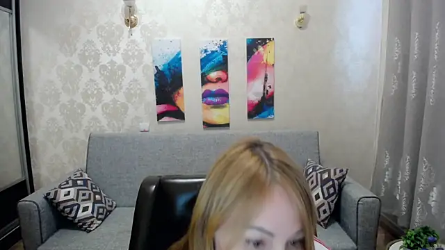 Snapshot of shy_hot_cat chatting on 09-15-25, 10:15 shy hot cat online show from 09-15-25, 10:15