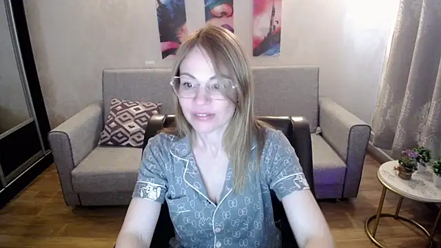 Snapshot of shy_hot_cat chatting on 10-02-25, 08:50 shy hot cat online show from 10-02-25, 08:50