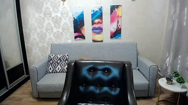 Snapshot of shy_hot_cat chatting on 10-17-25, 06:39 shy hot cat online show from 10-17-25, 06:39