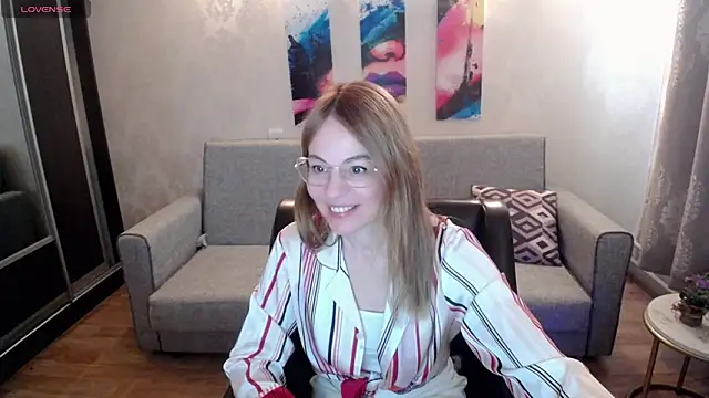 Snapshot of shy_hot_cat chatting on 10-07-25, 07:42 shy hot cat online show from 10-07-25, 07:42