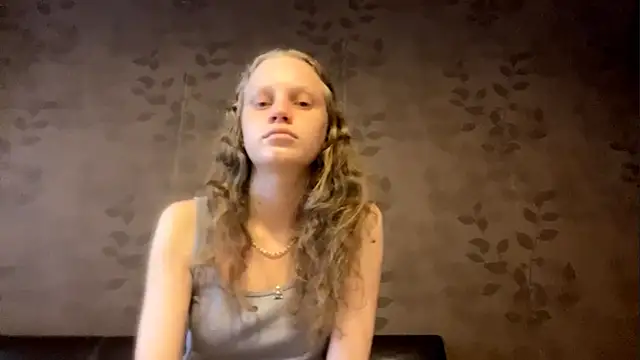Snapshot of GlyndaCaver chatting on 09-25-25, 09:48 GlyndaCaver online show from 09-25-25, 09:48