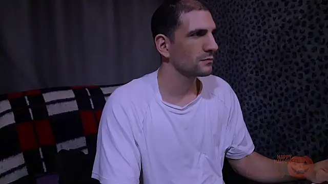 Snapshot of ObeyLust chatting on 10-28-25, 02:34 ObeyLust online show from 10-28-25, 02:34