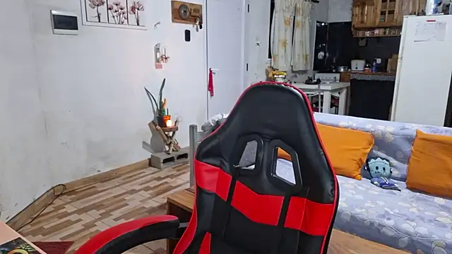 Snapshot of ObeyLust chatting on 12-22-25, 04:01 ObeyLust online show from 12-22-25, 04:01