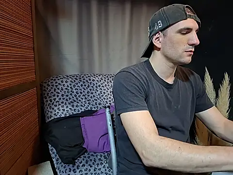 Snapshot of ObeyLust chatting on 10-30-25, 04:33 ObeyLust online show from 10-30-25, 04:33