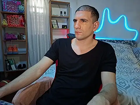 Snapshot of ObeyLust chatting on 11-20-25, 06:52 ObeyLust online show from 11-20-25, 06:52