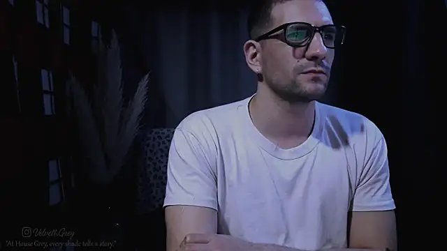 Snapshot of ObeyLust chatting on 10-13-25, 04:36 ObeyLust online show from 10-13-25, 04:36