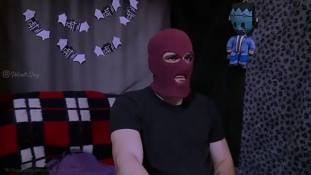 Snapshot of ObeyLust chatting on 10-25-25, 12:21 ObeyLust online show from 10-25-25, 12:21