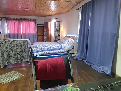 Snapshot of ObeyLust chatting on 11-08-25, 09:51 ObeyLust online show from 11-08-25, 09:51