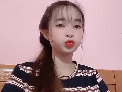 Suna7383 online show from 10-28-25, 03:55