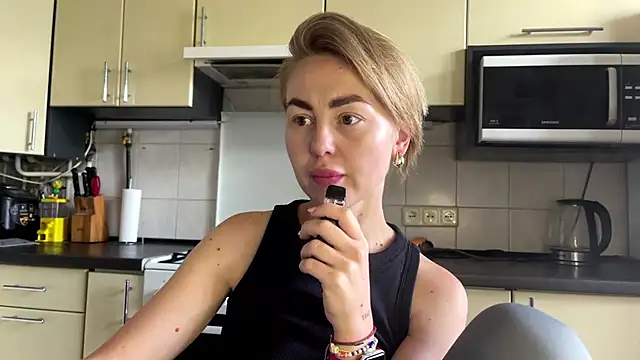 Snapshot of MartaLuna_ chatting on 07-11-26, 10:59 MartaLuna online show from 07-11-26, 10:59