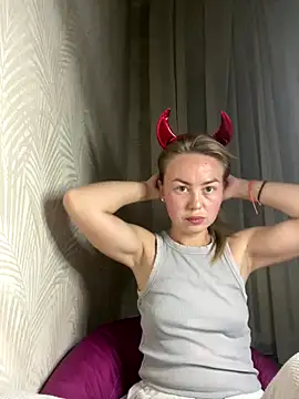 MartaLuna  online show from 10-27-25, 07:59