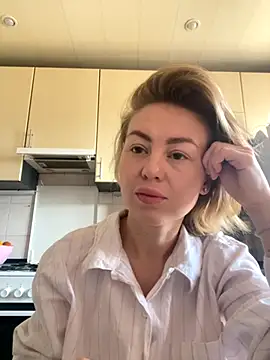 MartaLuna  online show from 11-15-25, 06:39