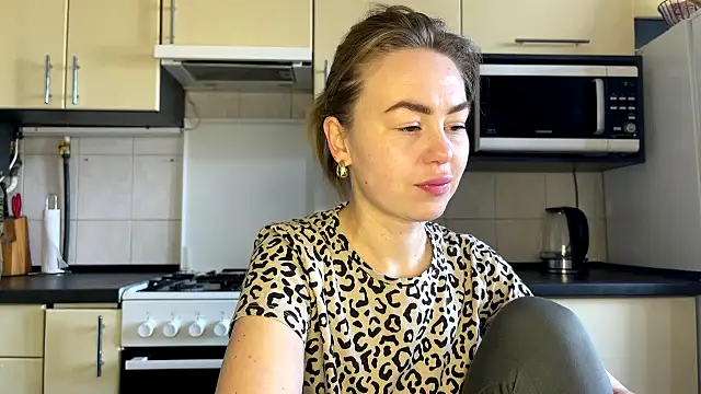 Snapshot of MartaLuna_ chatting on 03-14-26, 11:27 MartaLuna online show from 03-14-26, 11:27