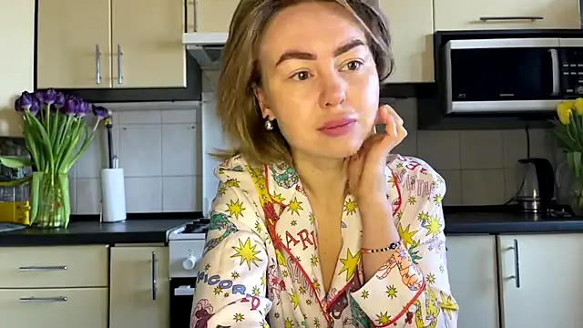 Snapshot of MartaLuna_ chatting on 03-10-26, 08:51 MartaLuna online show from 03-10-26, 08:51